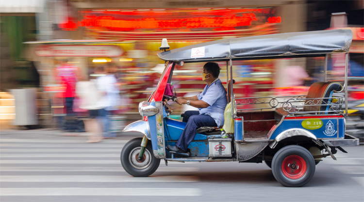 Tuk Tuk als openbaar vervoer in Thailand