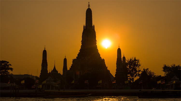 Wat Arun tempel in Bangkok Thailand