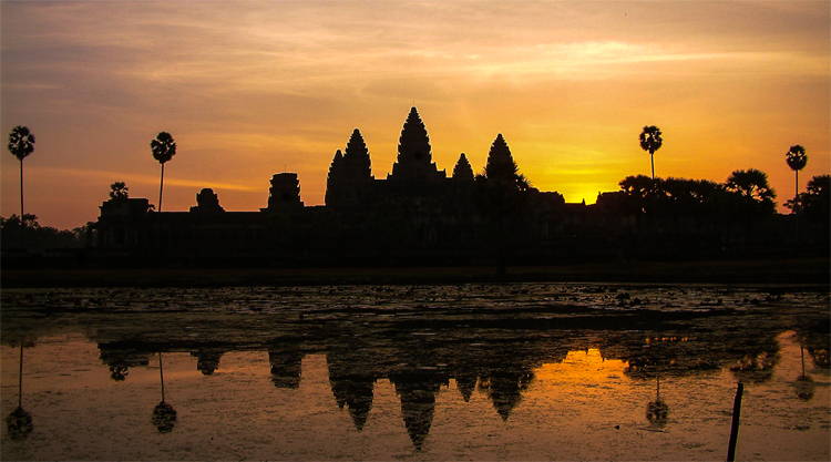 Zonsopkomst bij Ankor Wat in Cambodja