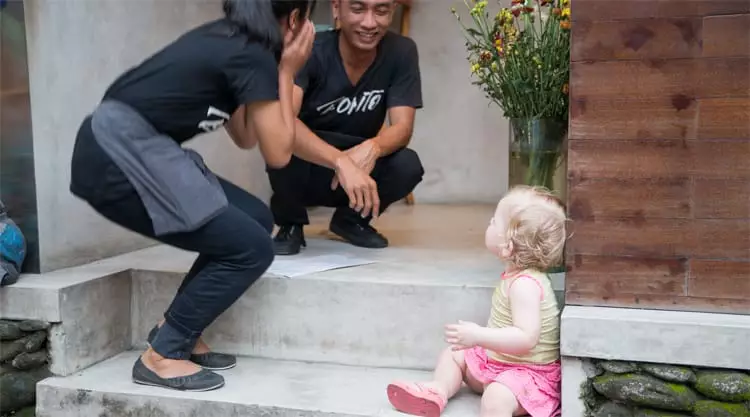 Peuter Bali met kleine kinderen