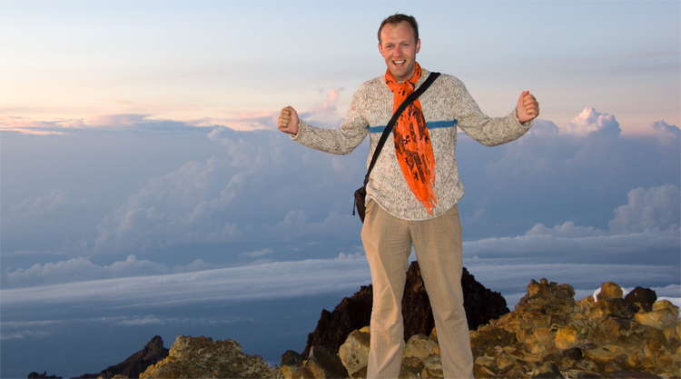 Brother Louis op de top van de Gunung Rinjani