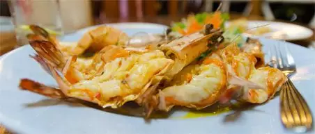 10 must eats Thailand - Fried tiger prawns butter garlic