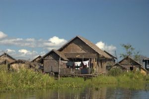 354-myanmar-inle-lake-floating-village