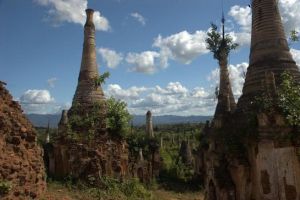 364-myanmar-tempel-ruines-indein