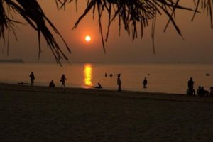 697-myanmar-chaungtha-beach-zonsondergang