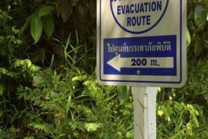 773-thailand-koh-lipe-tsunami-waarschuwingsbord
