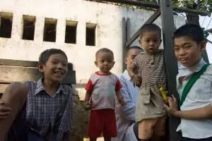 273-myanmar-mandalay-2010