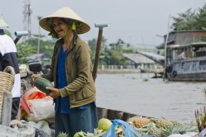 1227-vietnam-mekong-delta-can-tho-floating-marketing