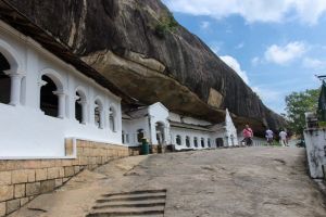 9534-dambulla-cave-temple